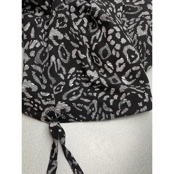 Chicos Zenergy Size 3 Black Patterned Polyester/Spandex Capri Pants - Picture 16 of 16